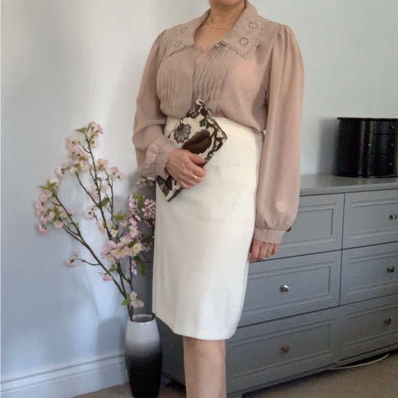 VINTAGE YVES VENET PLEATED BLOUSE IN BEIGE / LACE SCALLOP COLLAR / MED - LARGE - Picture 3 of 12